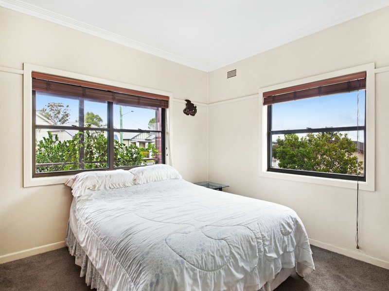 Photo - 1 Wentworth Street, Telarah NSW 2320 - Image 7