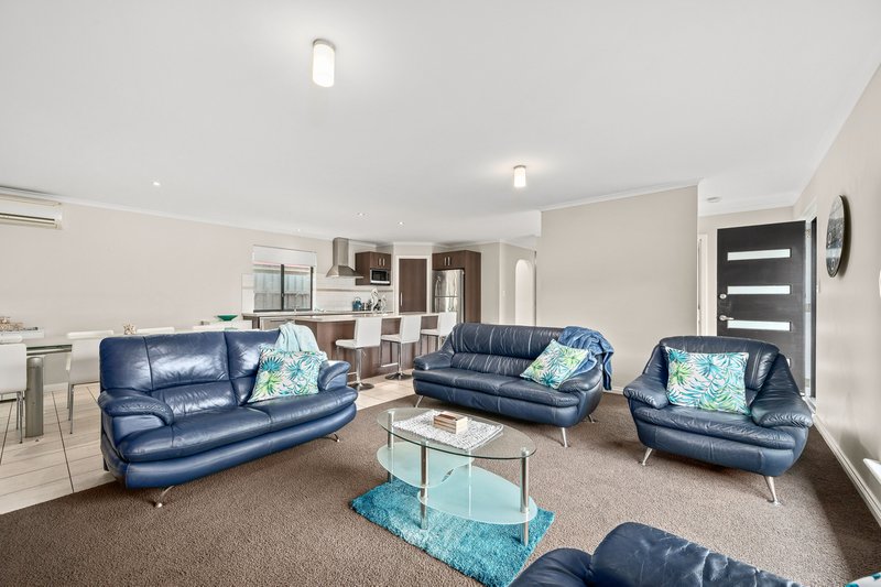 Photo - 1 Whinnerah Avenue, Aldinga Beach SA 5173 - Image 3