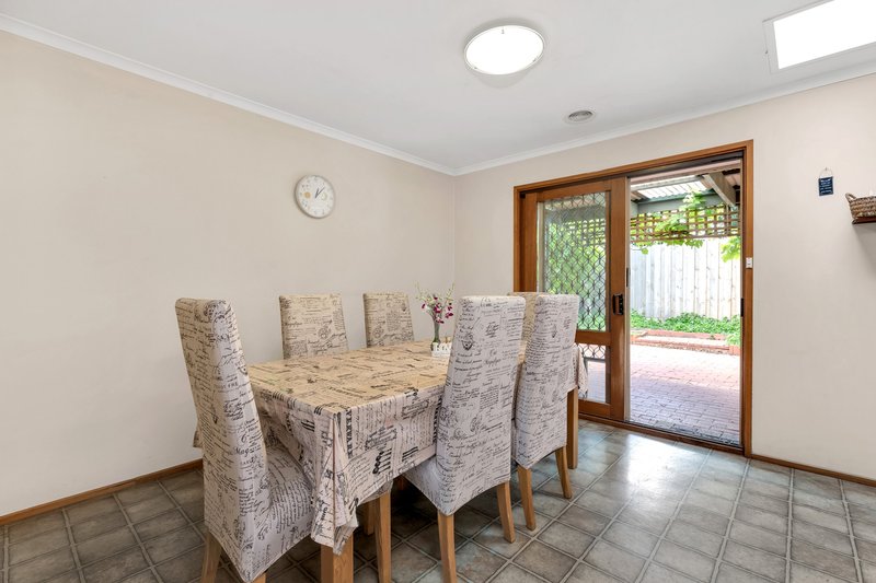 Photo - 1 Whitehall Crescent, Werribee VIC 3030 - Image 3