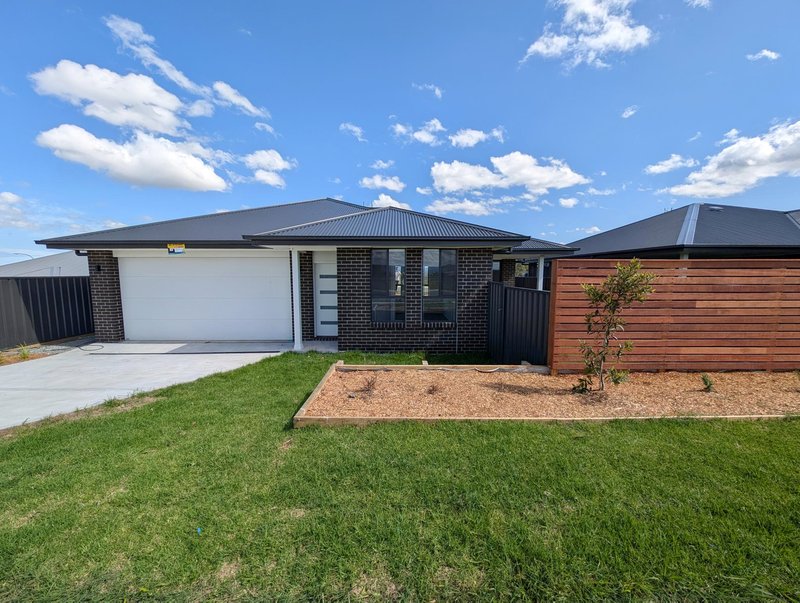 1 Wickersley Street, Farley NSW 2320