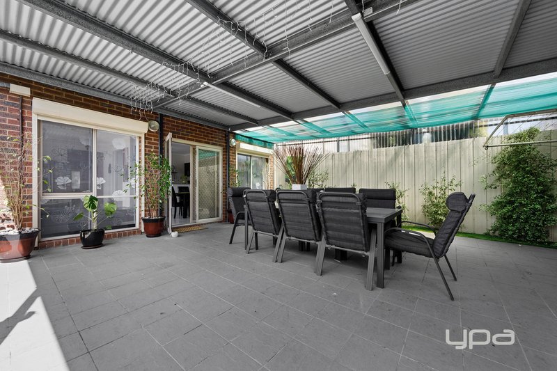 Photo - 1 Wildflower Lane, Cairnlea VIC 3023 - Image 6