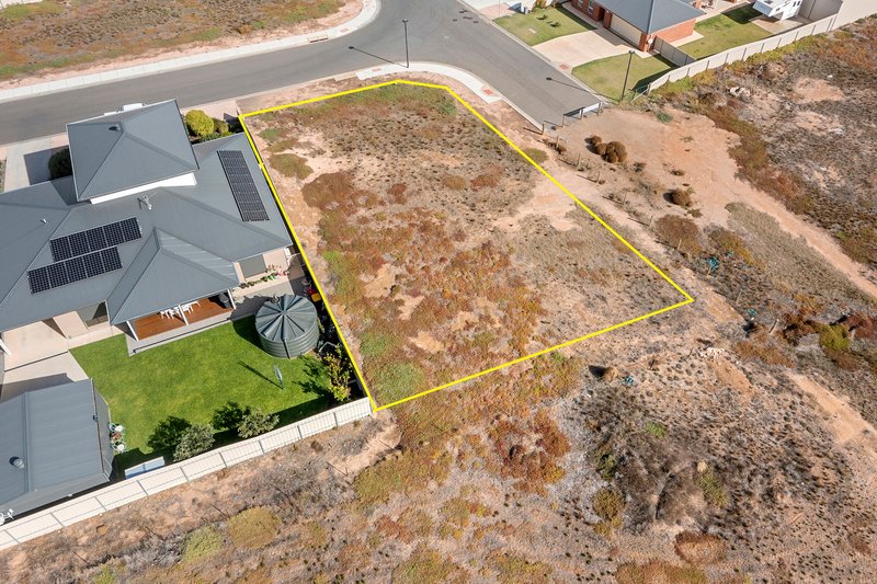 Photo - 1 Willard Street, Moonta Bay SA 5558 - Image 2