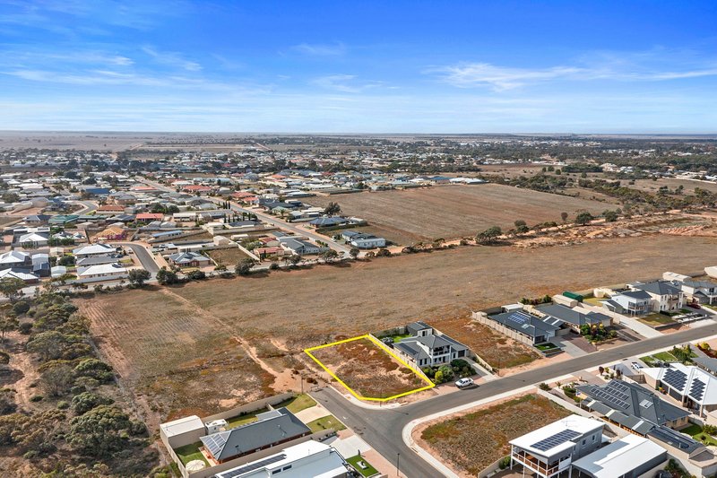 Photo - 1 Willard Street, Moonta Bay SA 5558 - Image 3