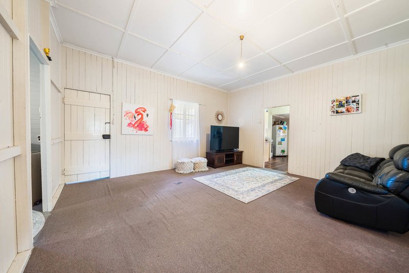 Photo - 1 William Street, Crows Nest QLD 4355 - Image 3