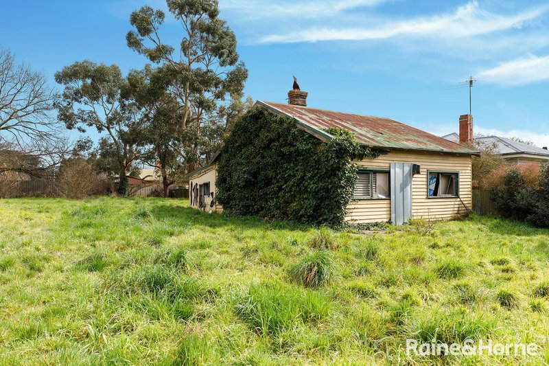 Photo - 1 William Street, Romsey VIC 3434 - Image 4