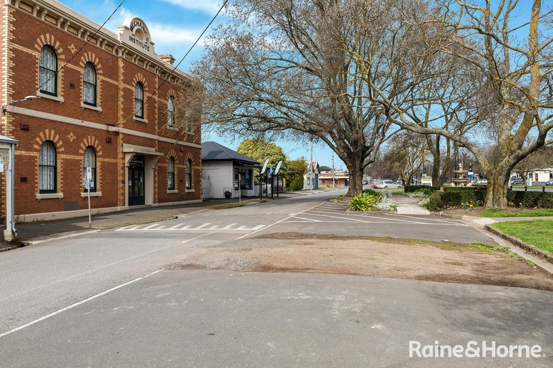 Photo - 1 William Street, Romsey VIC 3434 - Image 8