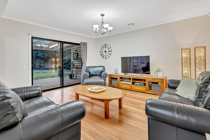 Photo - 1 Willow Way, Craigieburn VIC 3064 - Image 11