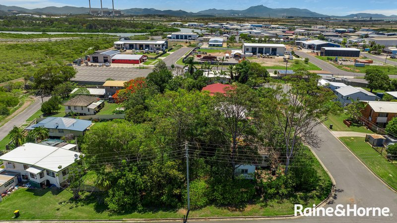 1 Wilmott Street, Gladstone Central QLD 4680