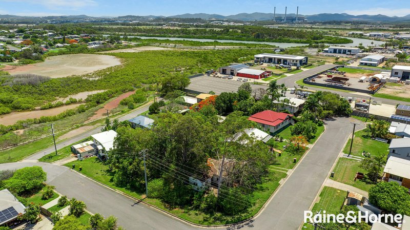 Photo - 1 Wilmott Street, Gladstone Central QLD 4680 - Image 2