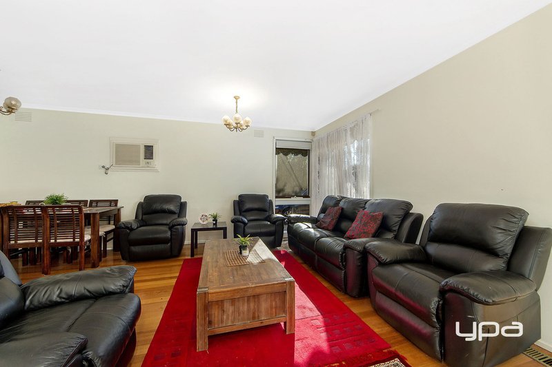 Photo - 1 Wimmera Crescent, Keilor Downs VIC 3038 - Image 3