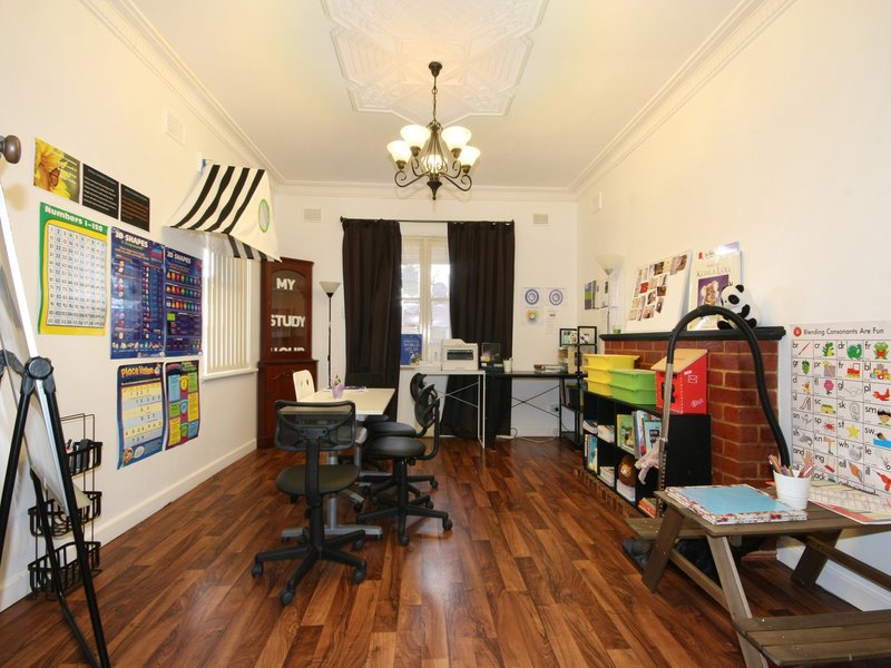 Photo - 1 Windsor Avenue, Clovelly Park SA 5042 - Image 4