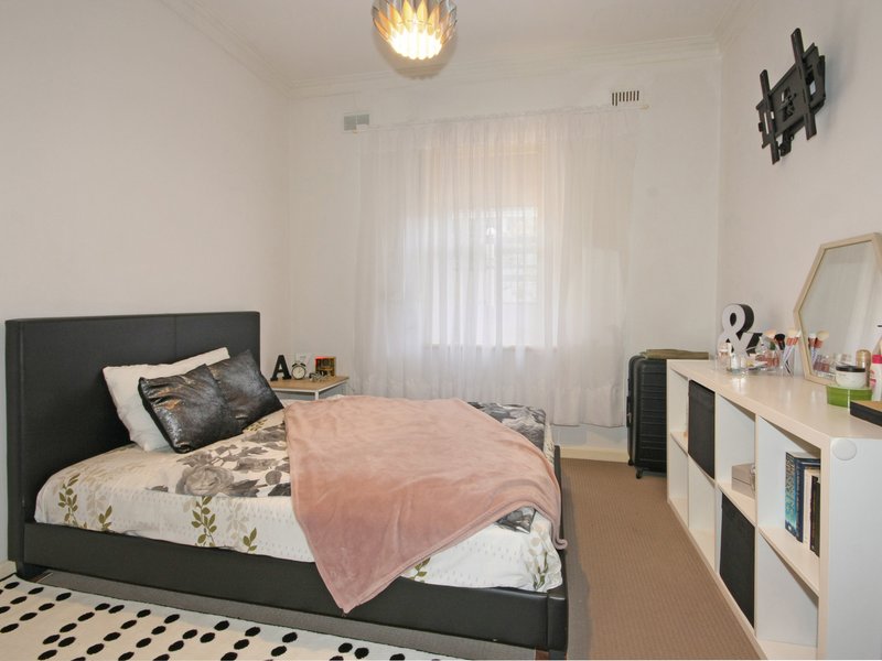 Photo - 1 Windsor Avenue, Clovelly Park SA 5042 - Image 6