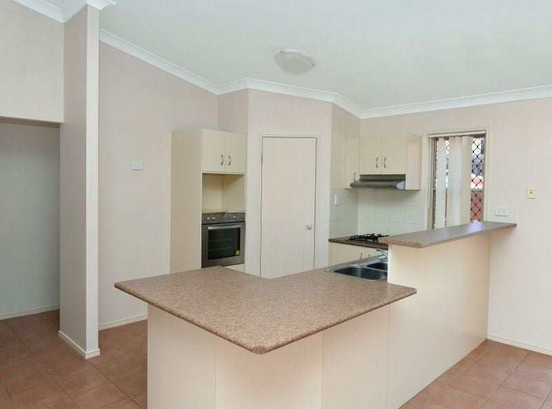 Photo - 1 Winning Street, Glenvale QLD 4350 - Image 2