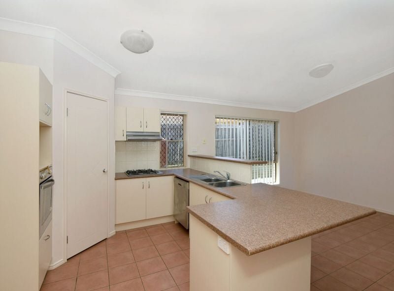 Photo - 1 Winning Street, Glenvale QLD 4350 - Image 4