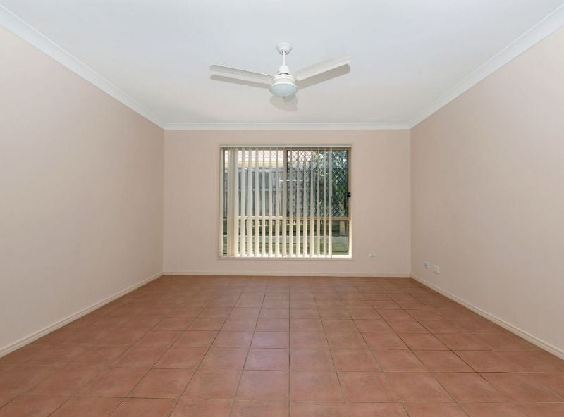Photo - 1 Winning Street, Glenvale QLD 4350 - Image 5