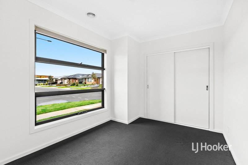 Photo - 1 Winscombe Road, Werribee VIC 3030 - Image 10