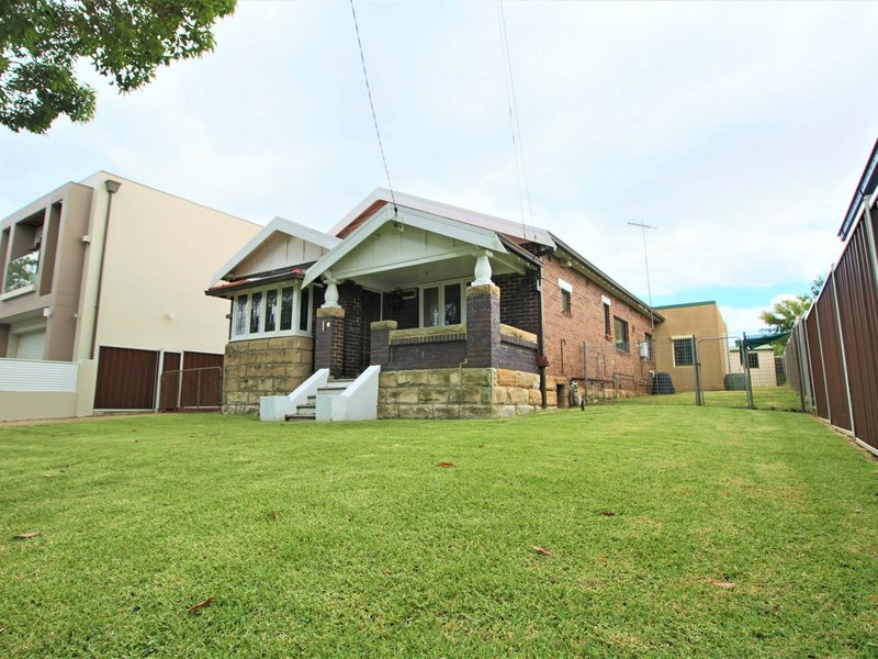 Photo - 1 Wolli Avenue, Earlwood NSW 2206 - Image 11