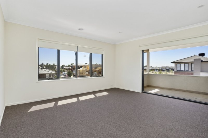 Photo - 1 Wolomina Crescent, Werribee VIC 3030 - Image 4