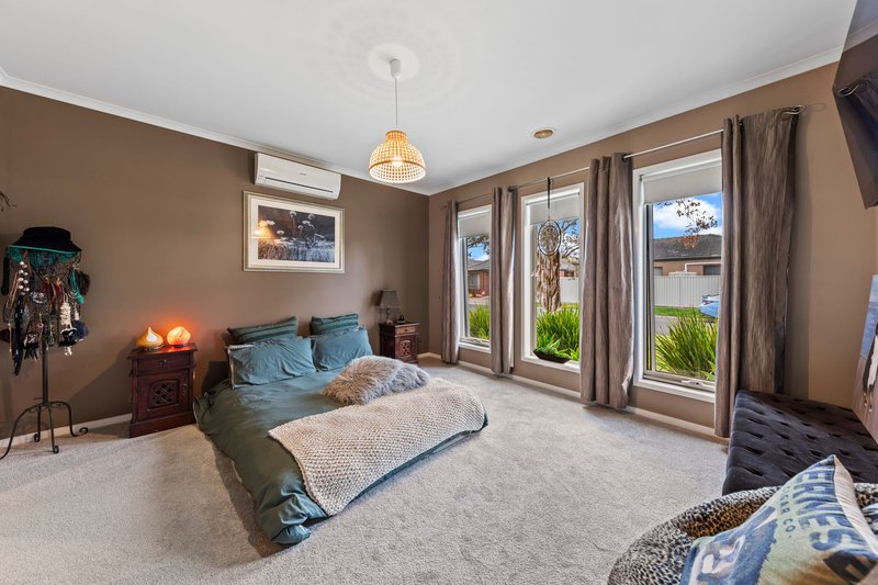 Photo - 1 Wonboyn Close, Pakenham VIC 3810 - Image 10