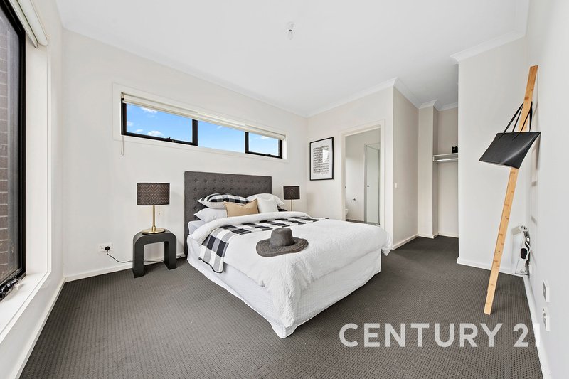 Photo - 1 Woodbine Street, Pakenham VIC 3810 - Image 9