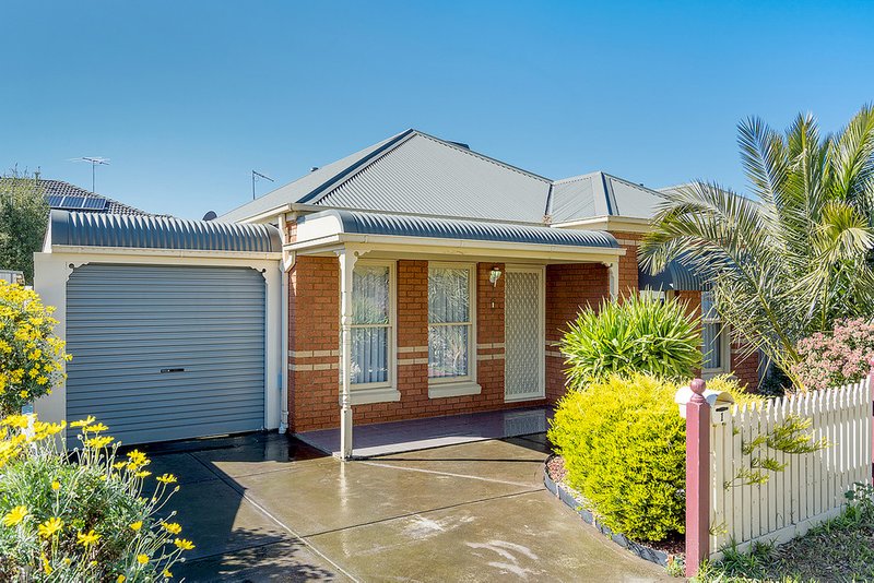 1 Woodlea Crescent, Craigieburn VIC 3064