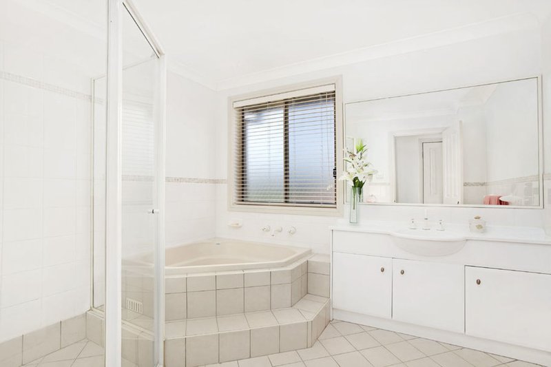 Photo - 1 Woodstream Crescent, Kellyville NSW 2155 - Image 5