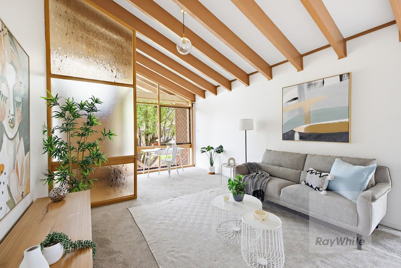 Photo - 1 Wright Court, Mill Park VIC 3082 - Image 3