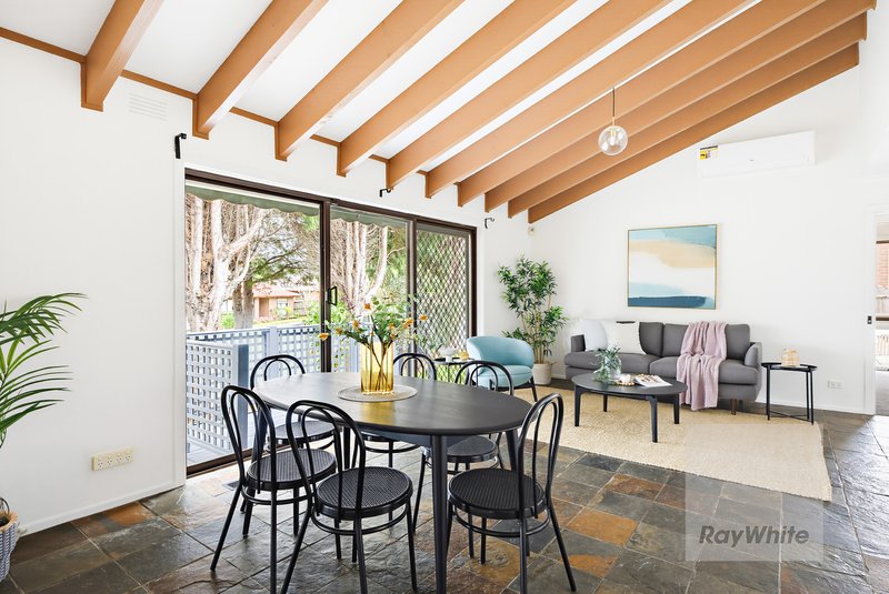 Photo - 1 Wright Court, Mill Park VIC 3082 - Image 4