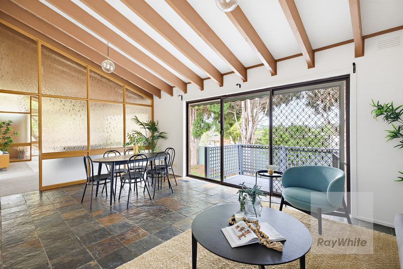Photo - 1 Wright Court, Mill Park VIC 3082 - Image 6