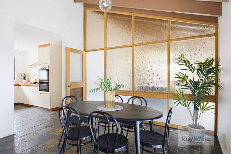 Photo - 1 Wright Court, Mill Park VIC 3082 - Image 7