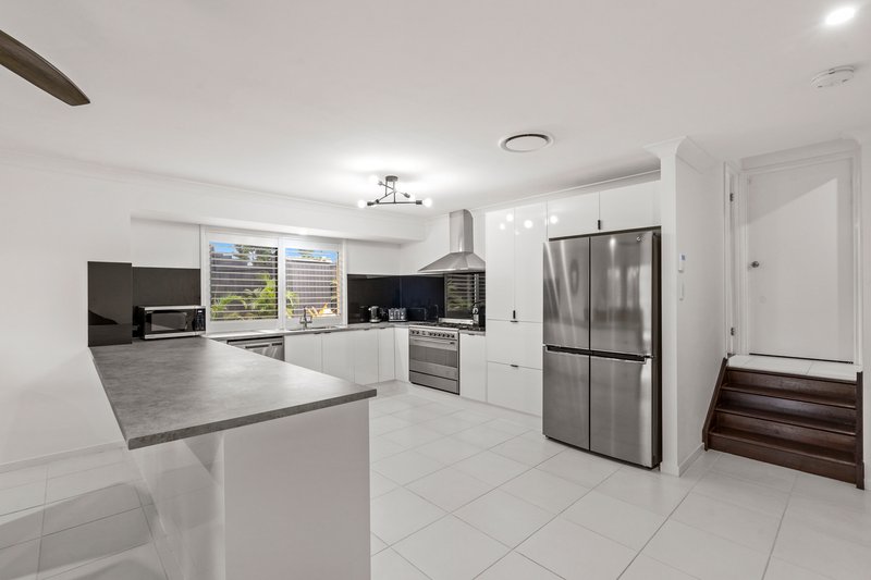 Photo - 1 Wunburra Circle, Pacific Pines QLD 4211 - Image 5