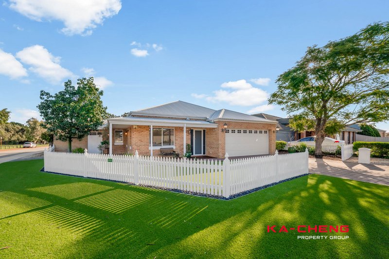 Photo - 1 Yoondarn Elbow , Wattle Grove WA 6107 - Image 2