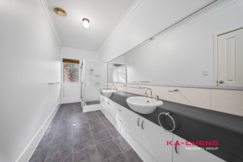 Photo - 1 Yoondarn Elbow , Wattle Grove WA 6107 - Image 17