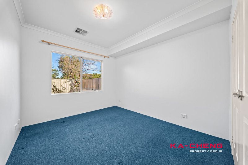 Photo - 1 Yoondarn Elbow , Wattle Grove WA 6107 - Image 24