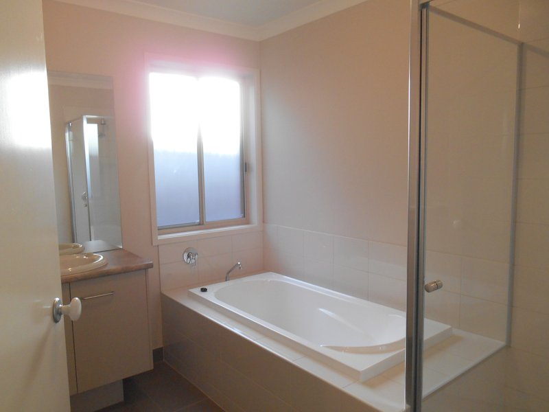 Photo - 1 Young Street, Springvale VIC 3171 - Image 3