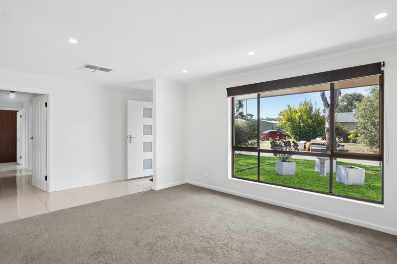 Photo - 1 Zeta Court, Parafield Gardens SA 5107 - Image 2