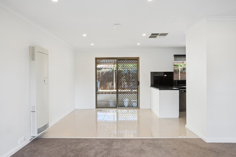 Photo - 1 Zeta Court, Parafield Gardens SA 5107 - Image 5