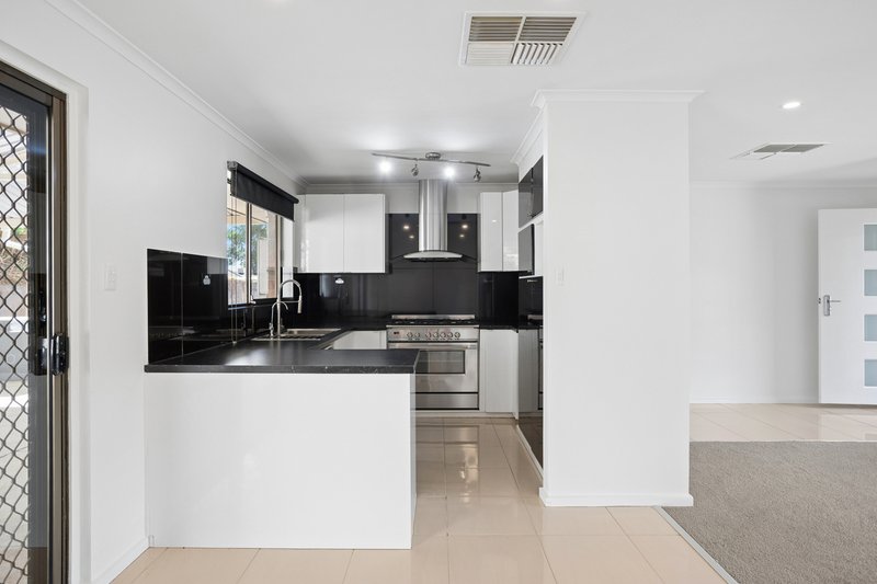 Photo - 1 Zeta Court, Parafield Gardens SA 5107 - Image 6
