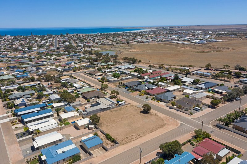 Photo - 10-12 George Street, Wallaroo SA 5556 - Image 2