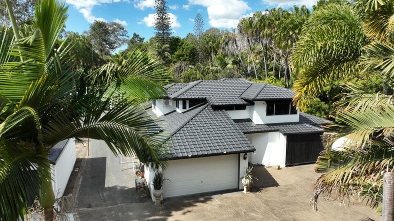 Photo - 10-12 Palm Way, Dundowran Beach QLD 4655 - Image 2