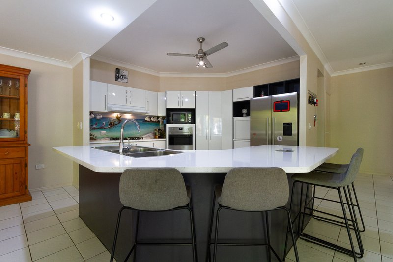 Photo - 10-12 Palm Way, Dundowran Beach QLD 4655 - Image 9