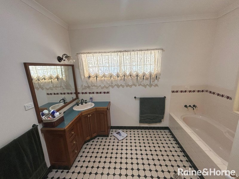 Photo - 10-14 Hodge Street, Kingaroy QLD 4610 - Image 20