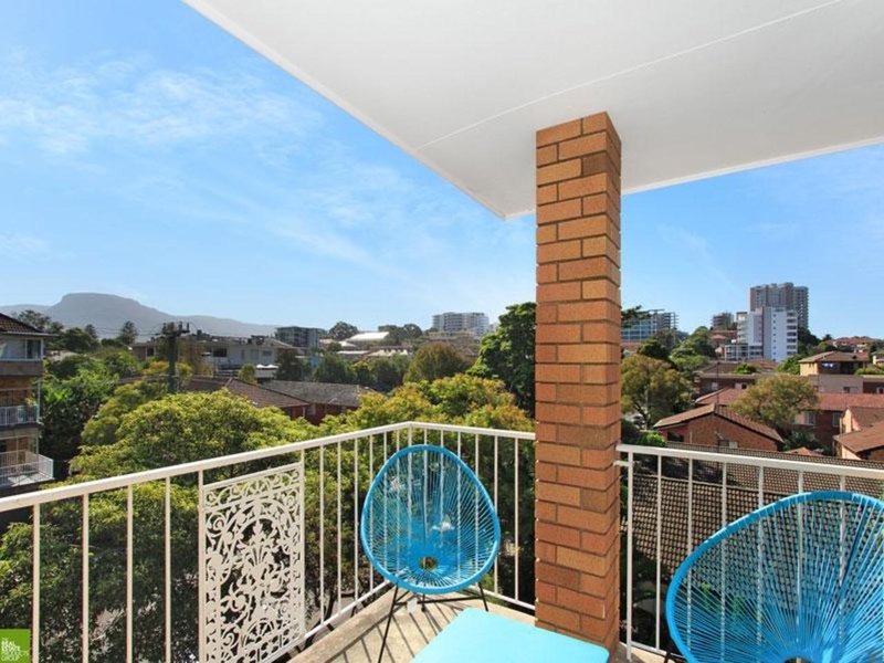 Photo - 10 / 48-54 Smith Street, Wollongong NSW 2500 - Image 2