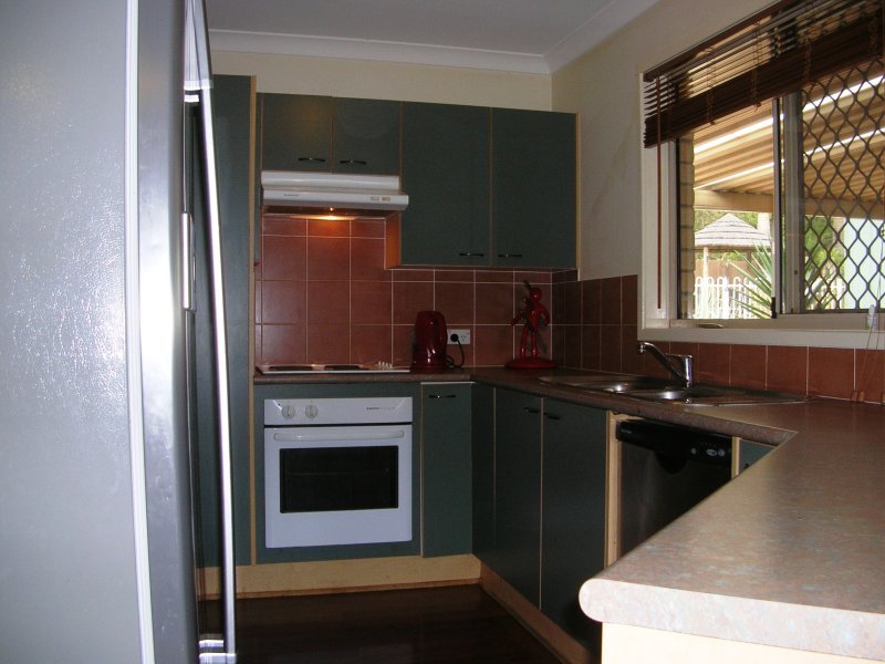 Photo - 10 Abelia Court, Camira QLD 4300 - Image 5