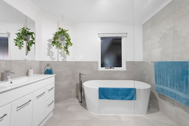 Photo - 10 Adam Close, Rowville VIC 3178 - Image 16