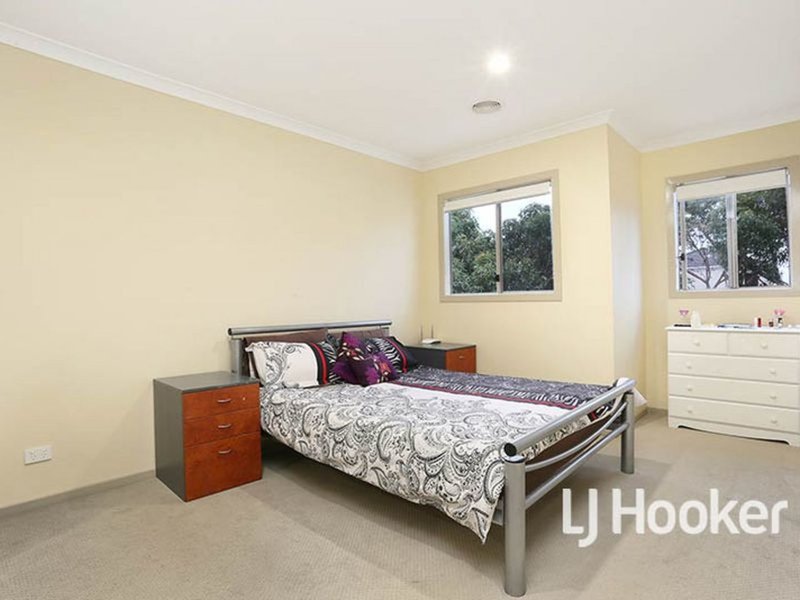 Photo - 10 Admiralty Lane, Sydenham VIC 3037 - Image 9