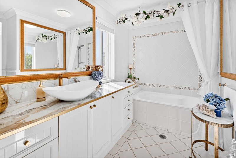 Photo - 10 Aegean/100 Cotlew Street East , Southport QLD 4215 - Image 16