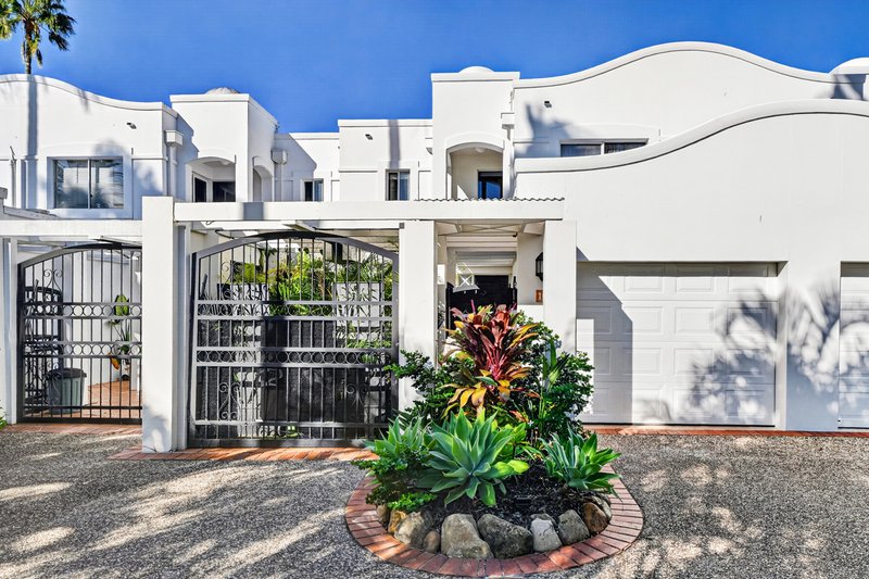 Photo - 10 Aegean/100 Cotlew Street East , Southport QLD 4215 - Image 23