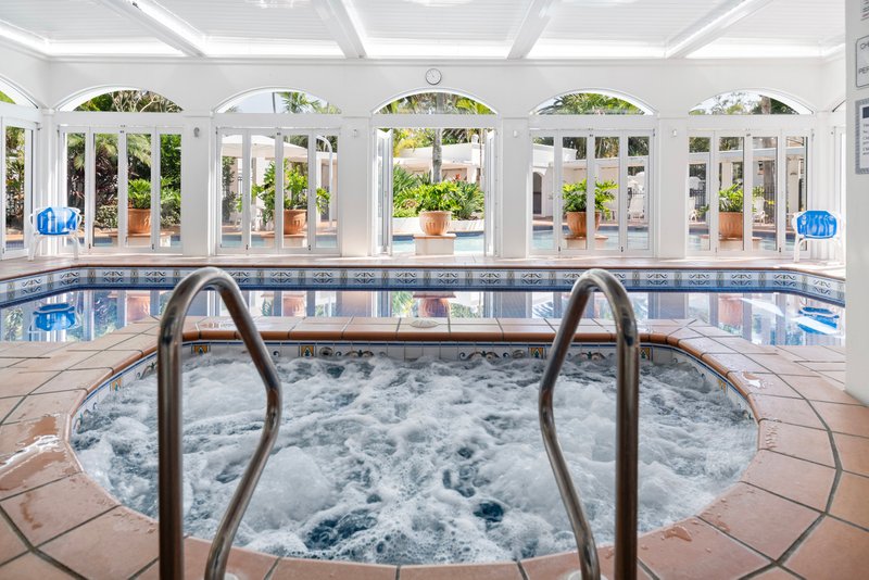 Photo - 10 Aegean/100 Cotlew Street East , Southport QLD 4215 - Image 31