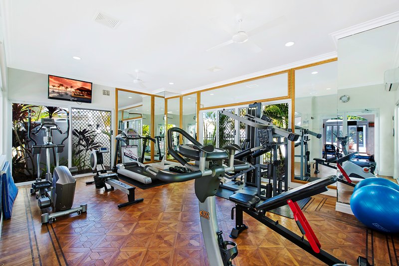 Photo - 10 Aegean/100 Cotlew Street East , Southport QLD 4215 - Image 32